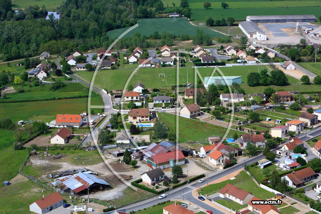 Photo arienne de Estivareilles (La Grenouillre)