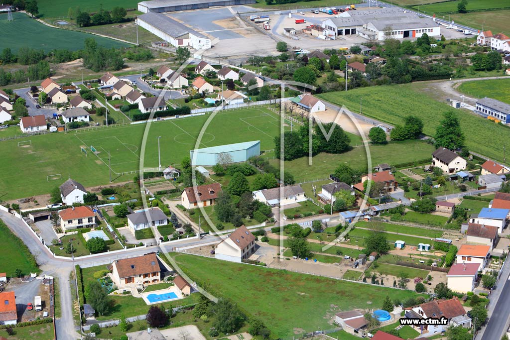 Photo arienne de Estivareilles (La Grenouillre)