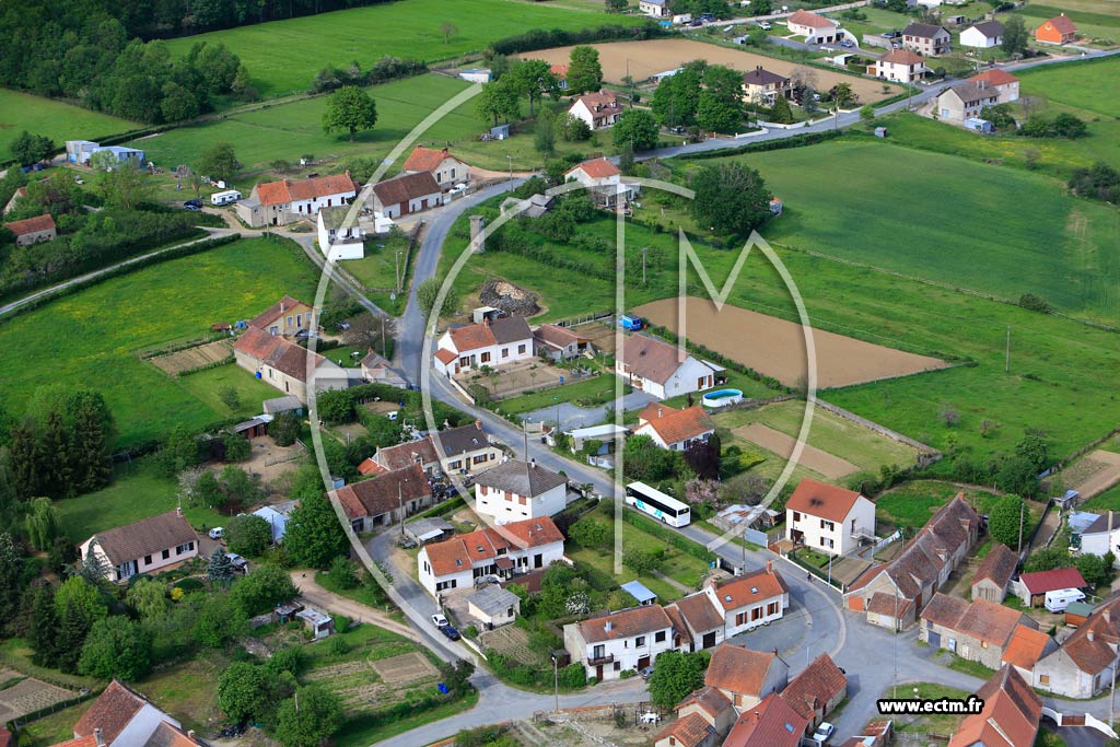 Photo arienne de Huriel (Courtioux)