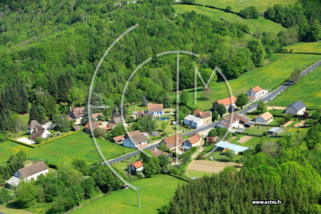 Photo arienne de Lavault-Sainte-Anne (Gironne)