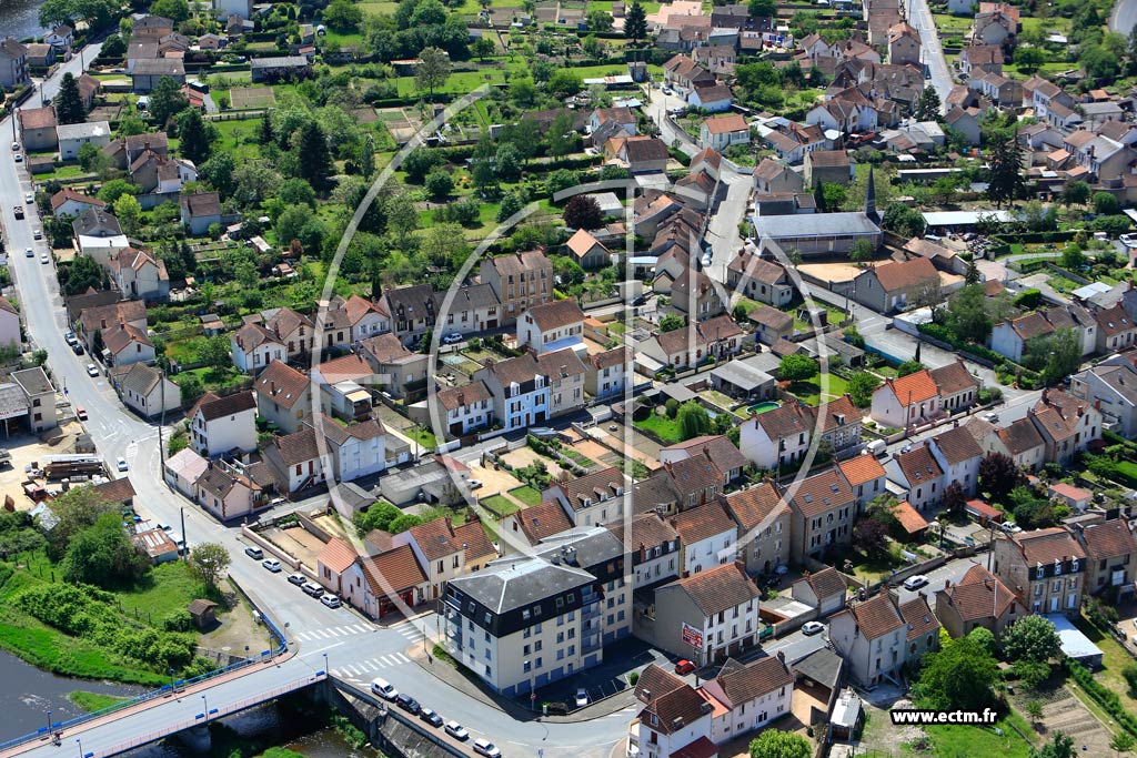 Photo arienne de Montluon (Chantoiseau-Faucheroux)