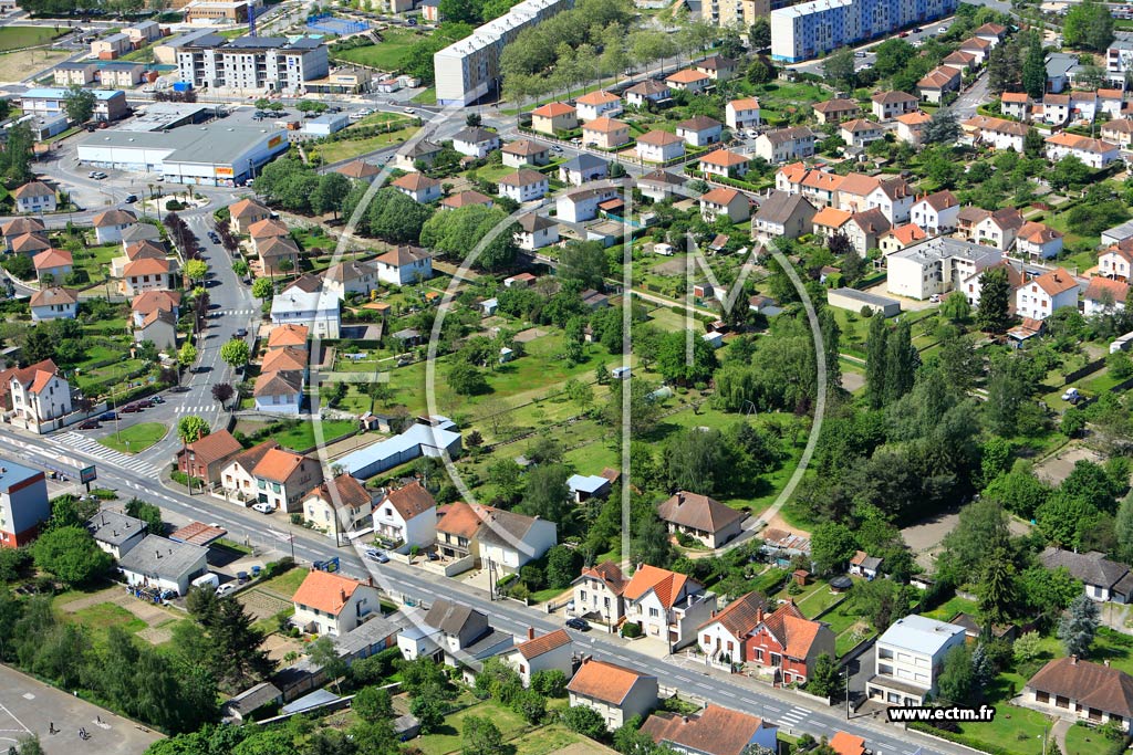 Photo arienne de Montluon (Fontbouillant)