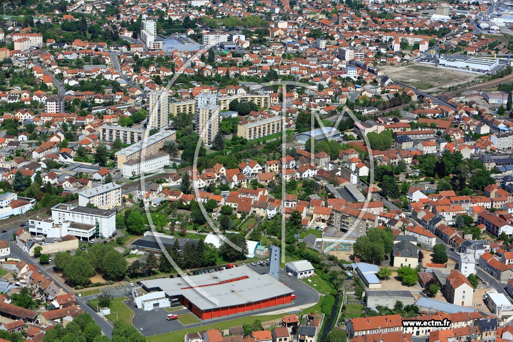 Photo arienne de Montluon (Montcourtais)