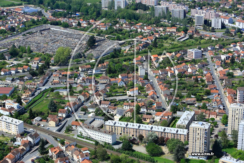 Photo arienne de Montluon (Montcourtais)