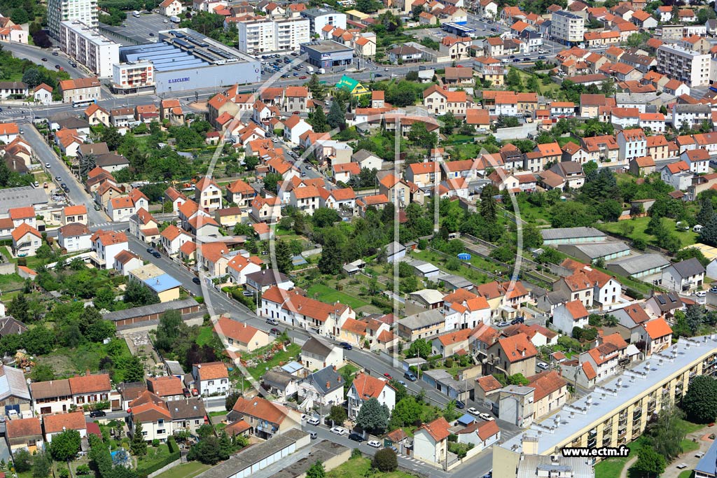 Photo arienne de Montluon (Montcourtais)