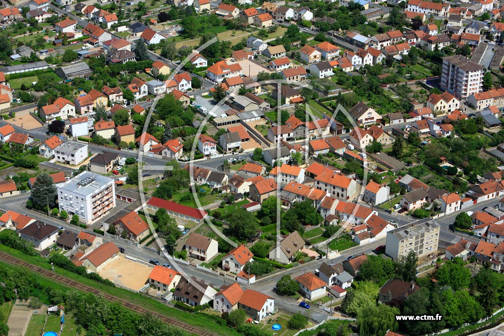 Photo arienne de Montluon (Montcourtais)