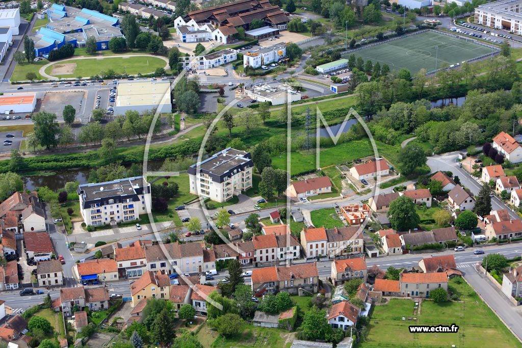 Photo arienne de Montluon (Montgacher-Cordeliers)