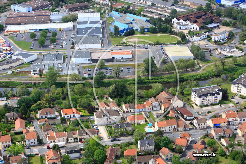 Photo arienne de Montluon (Montgacher-Cordeliers)