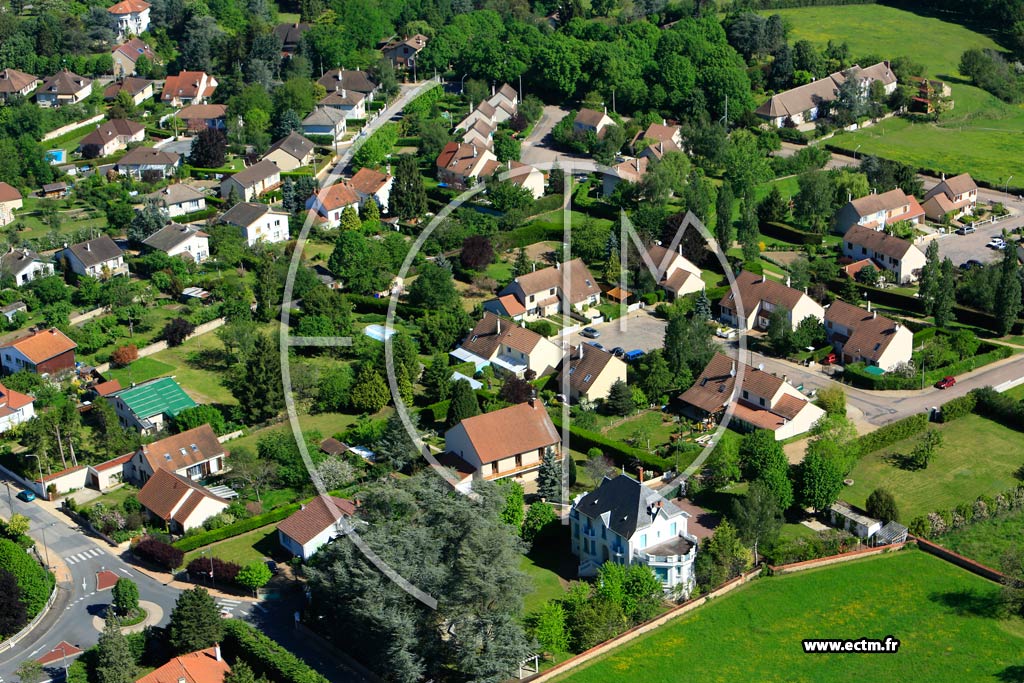 Photo arienne de Nris-les-Bains