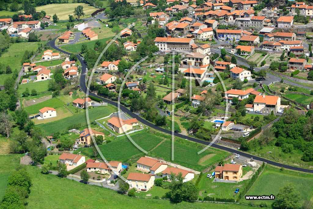 Photo arienne de Polignac