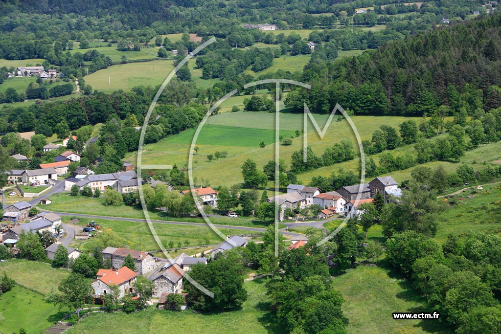 Photo arienne de Rosires (Lachaud de Rougeac)