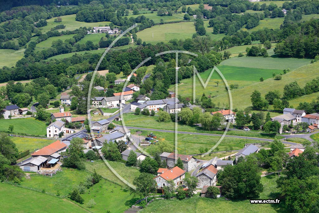 Photo arienne de Rosires (Lachaud de Rougeac)