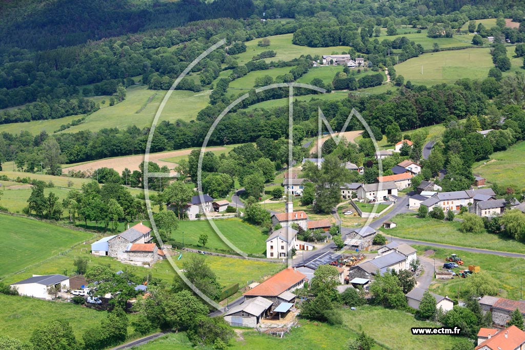 Photo arienne de Rosires (Lachaud de Rougeac)