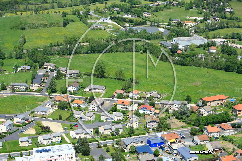 Photo arienne de Saint-Julien-Chapteuil