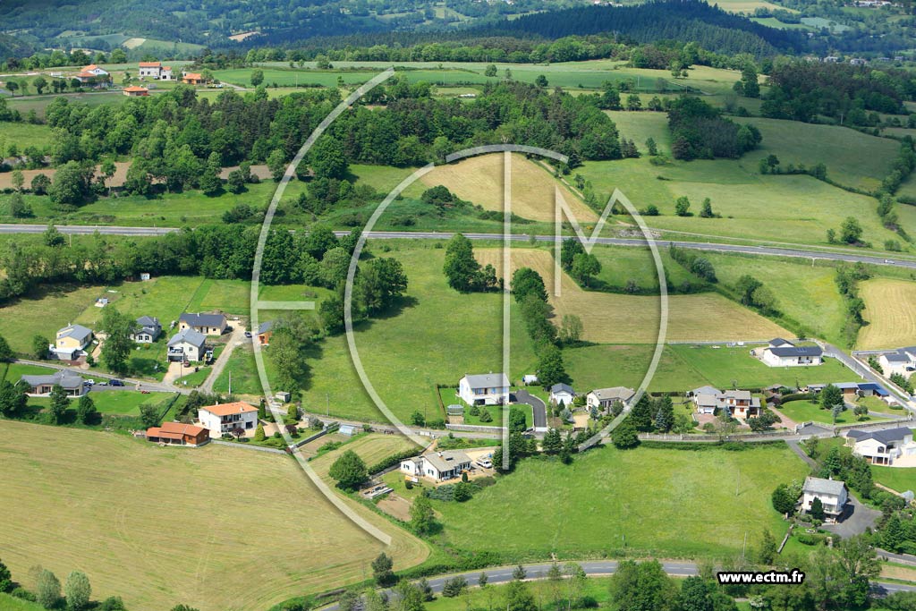 Photo arienne de Saint-Pierre-Eynac (Lachamp)