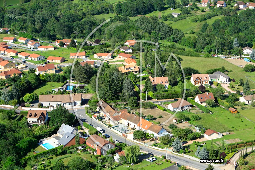 Photo arienne de Creuzier-le-Vieux (Les Pins)
