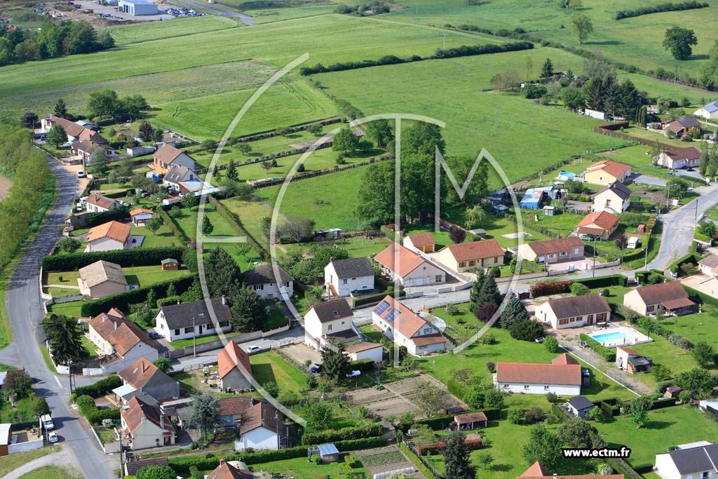 Photo arienne de Saint-Rmy-en-Rollat (Les Carrs)