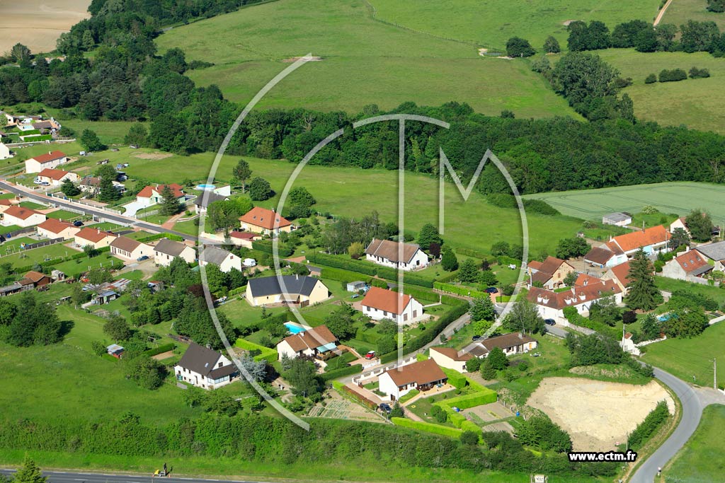 Photo arienne de Seuillet (Le Grand Village)