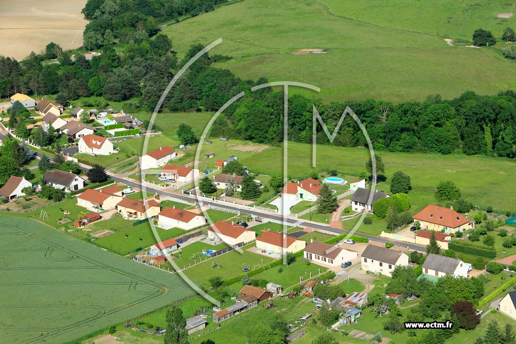Photo arienne de Seuillet (Le Grand Village)