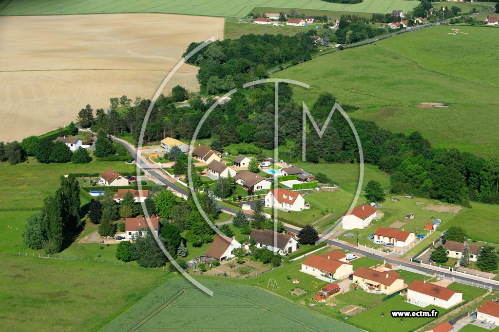 Photo arienne de Seuillet (Le Grand Village)