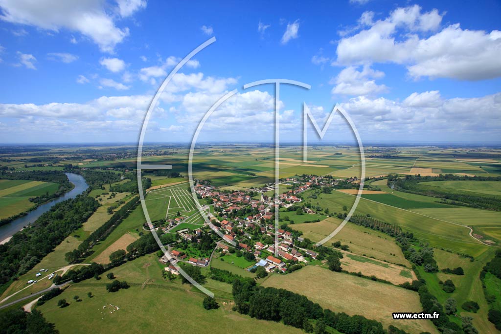 Photo arienne de Longwy-sur-le-Doubs