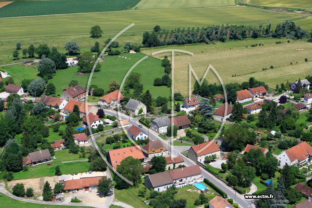 Photo arienne de Longwy-sur-le-Doubs