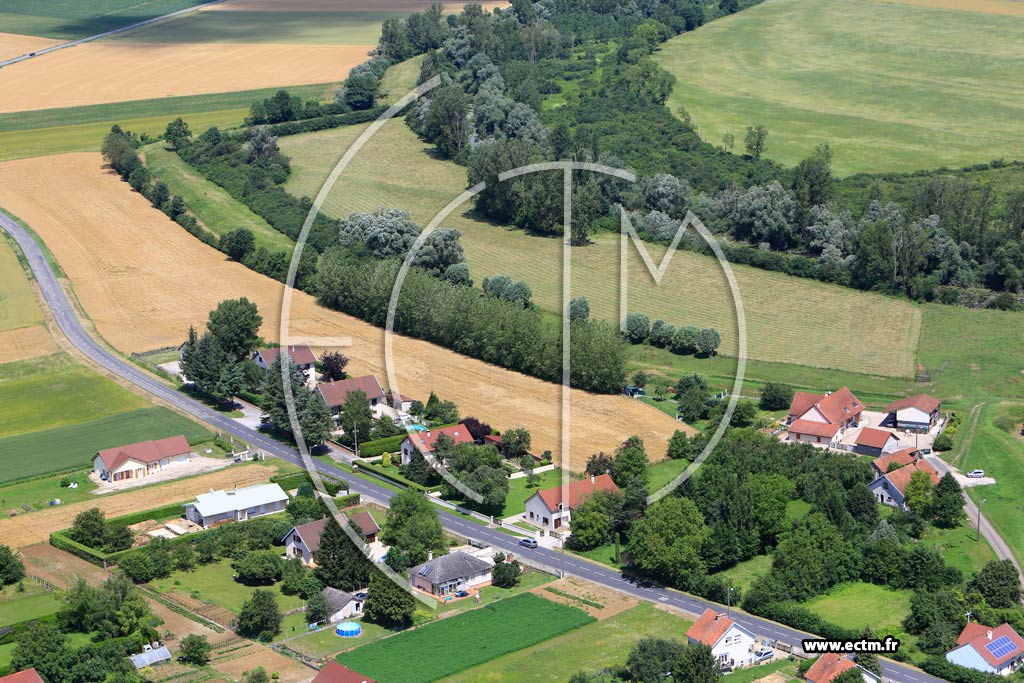 Photo arienne de Longwy-sur-le-Doubs