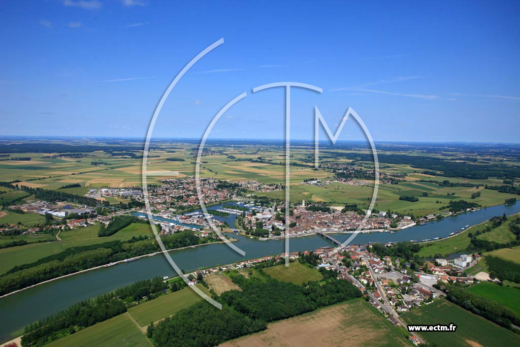 Photo arienne de Saint-Jean-de-Losne