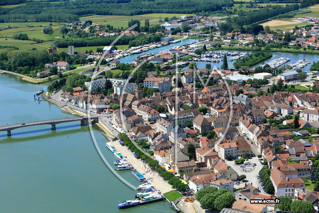 Photo arienne de Saint-Jean-de-Losne