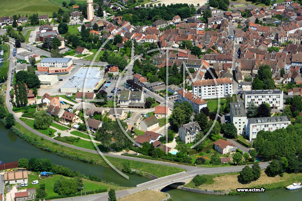 Photo arienne de Saint-Jean-de-Losne