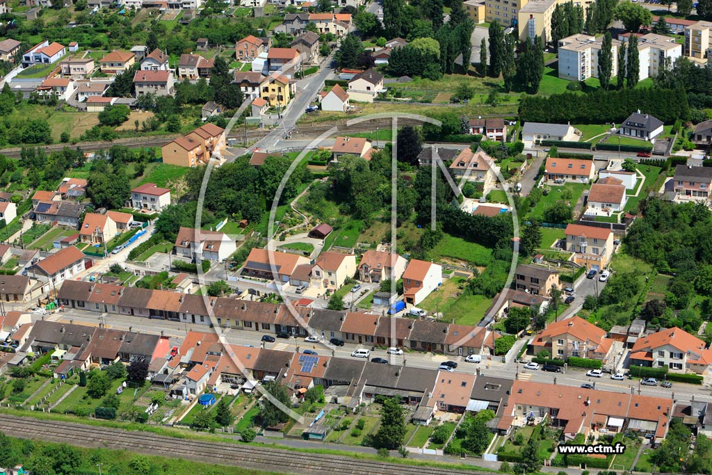 Photo arienne de Neuves-Maisons (Les Champs Monseigneur)