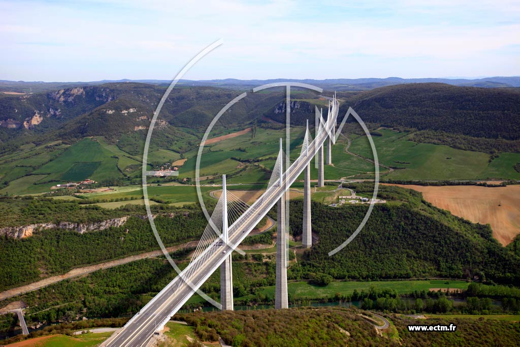 Photo arienne de Millau (Le Pont de Millau)