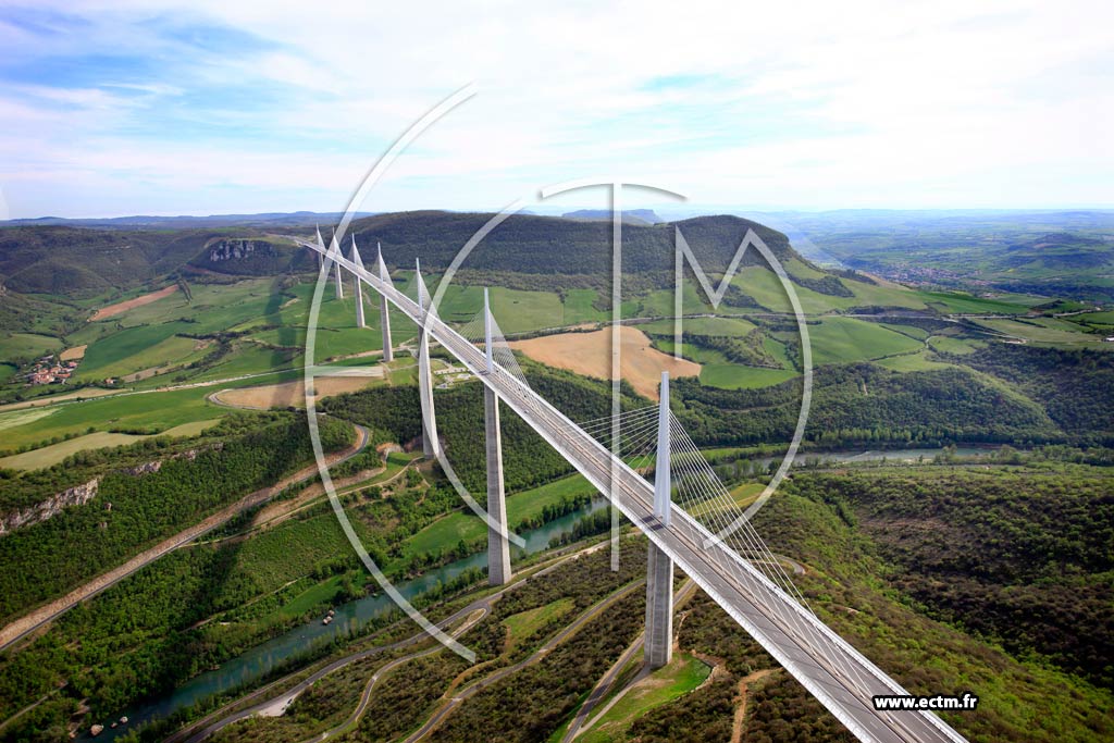 Photo arienne de Millau (Le Pont de Millau)