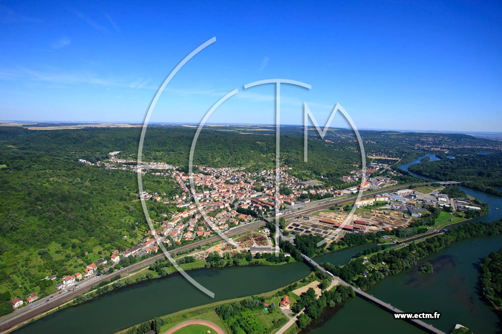 Photo arienne de Ars-sur-Moselle