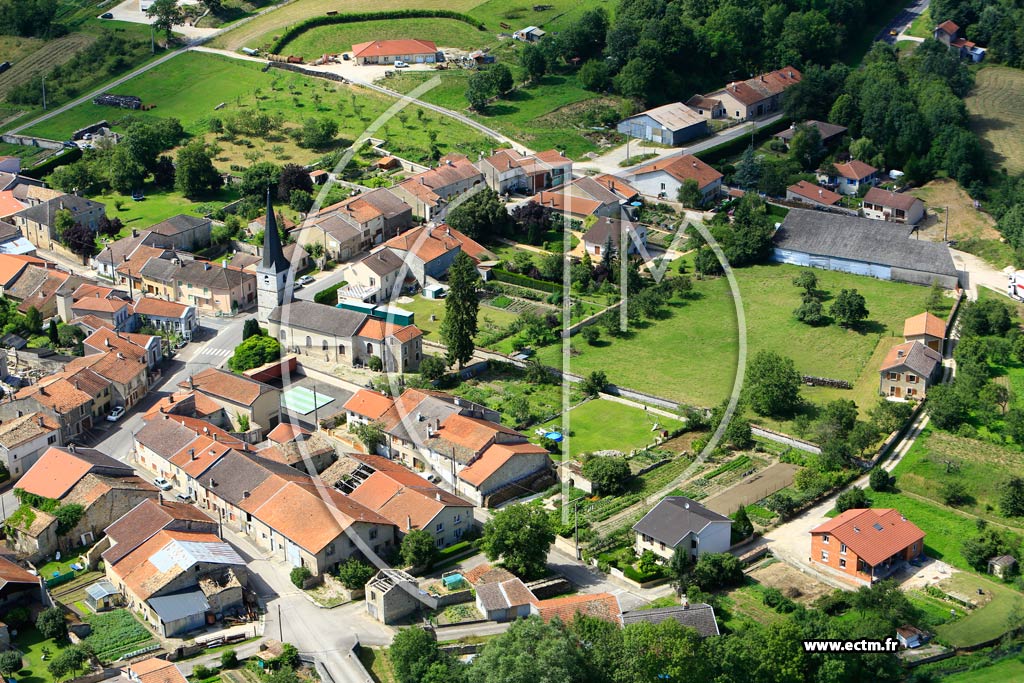 Photo arienne de Neuville-ls-Vaucouleurs