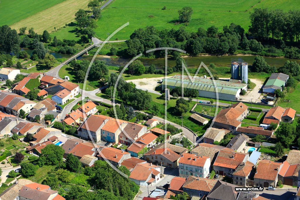 Photo arienne de Ourches-sur-Meuse
