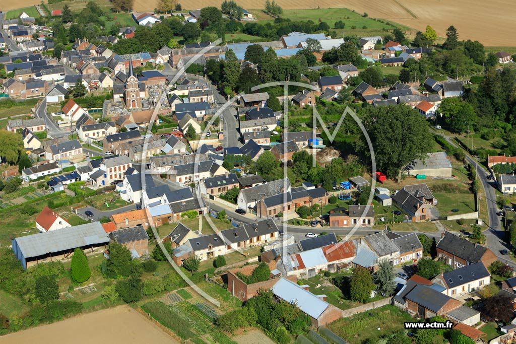 Photo arienne de Montigny-sur-Crcy