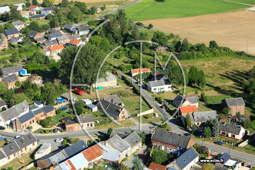 Photo arienne de Montigny-sur-Crcy