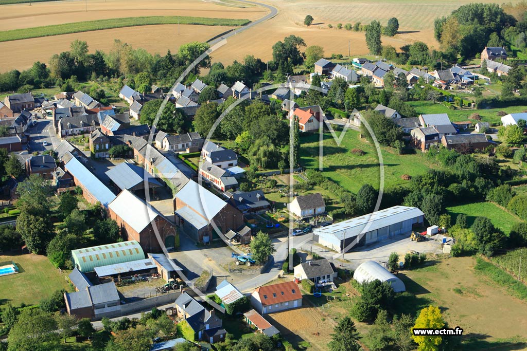 Photo arienne de Montigny-sur-Crcy