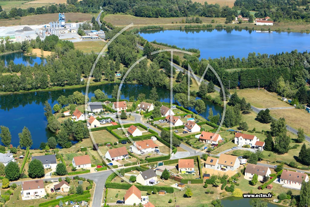 Photo arienne de Ciry-Salsogne (Domaine des tangs)