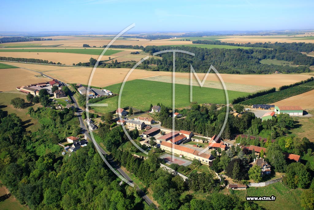 Photo arienne de Leuilly-sous-Coucy (Le Mont de Leuilly)