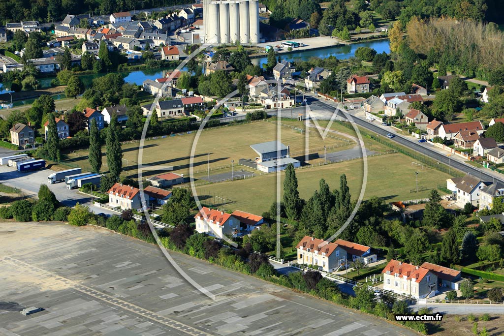 Photo arienne de Montigny-Lengrain (La Sucrerie)