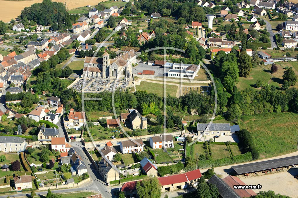 Photo arienne de Oulchy-le-Chteau