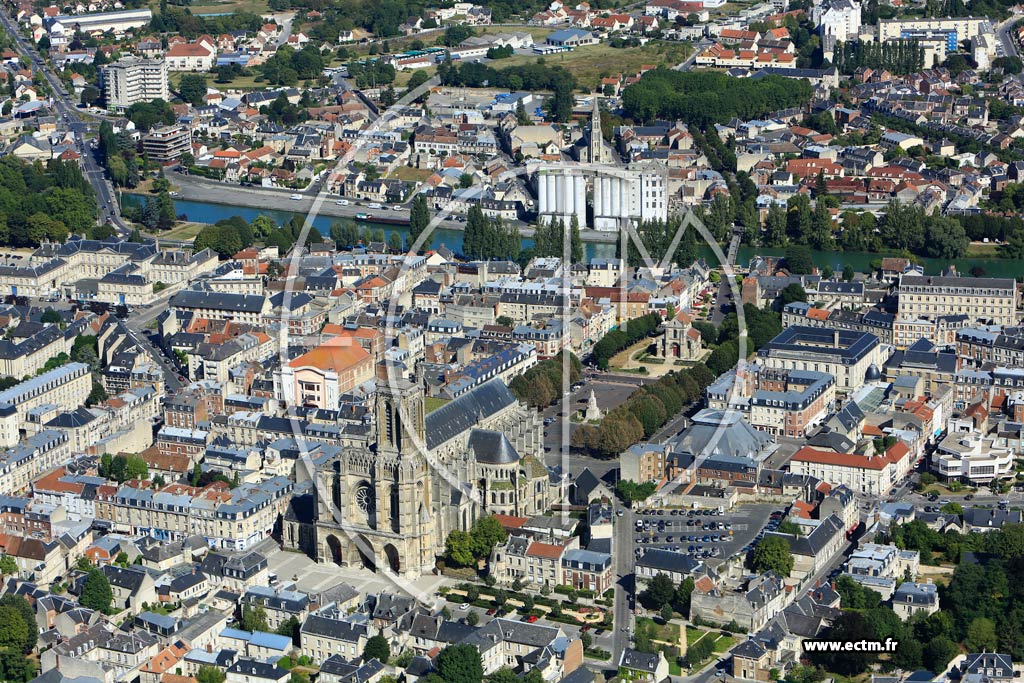 Photo arienne de Soissons