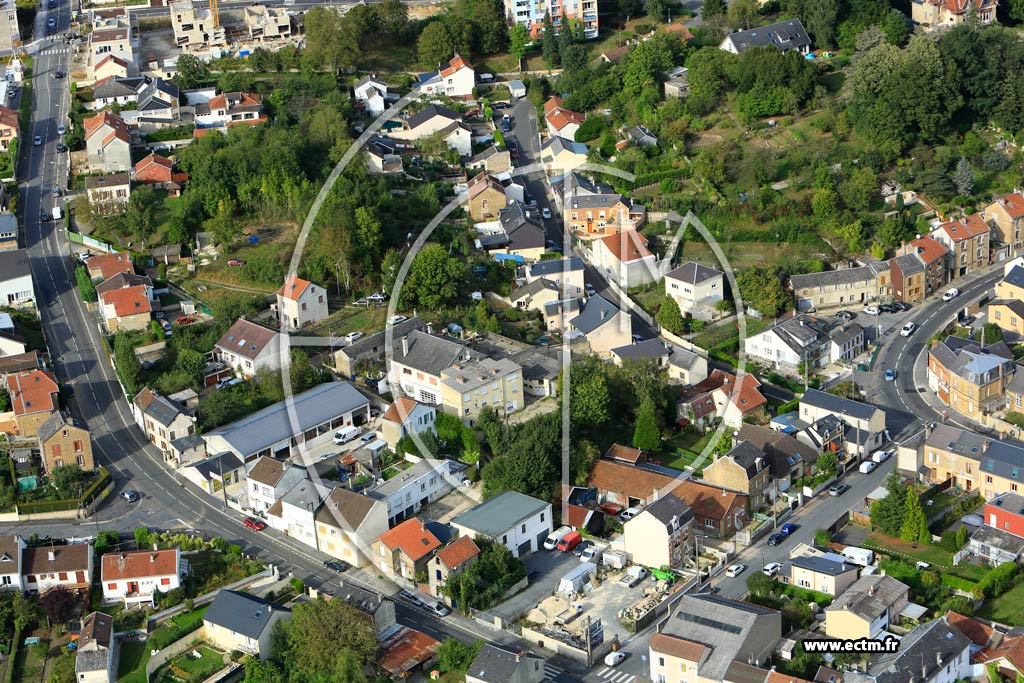 Photo arienne de Charleville-Mzires (Saint-Mont)