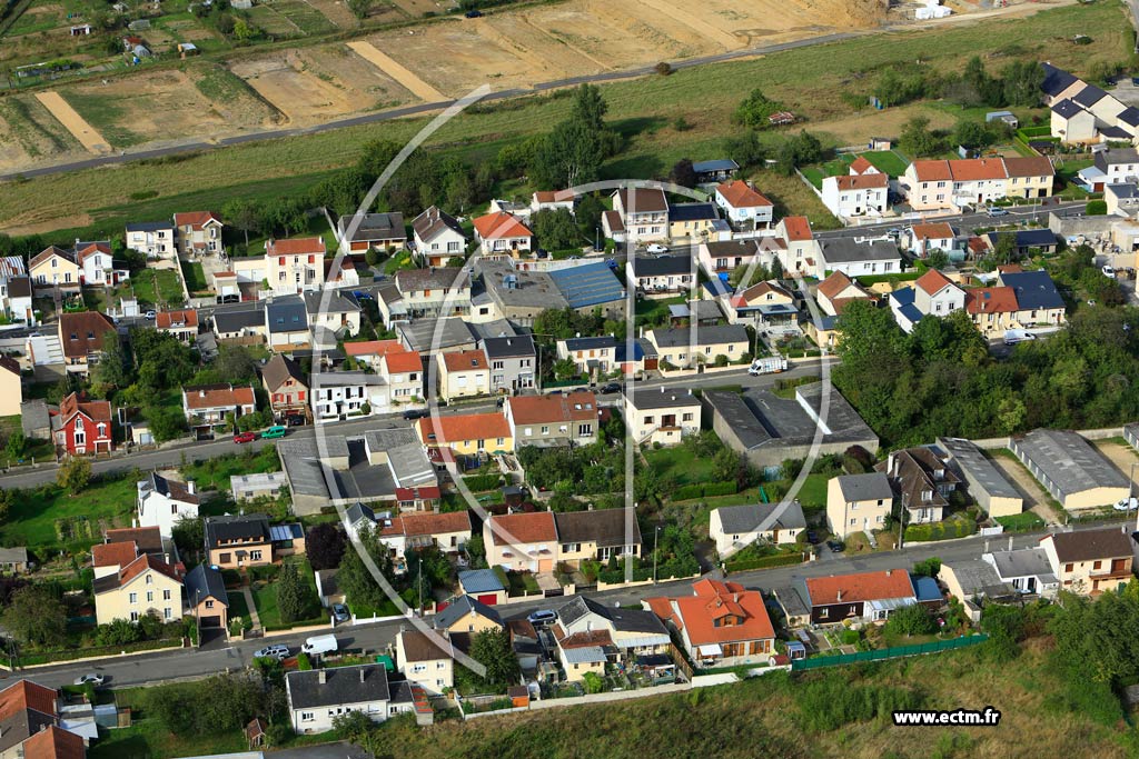 Photo arienne de Charleville-Mzires (Saint-Mont)