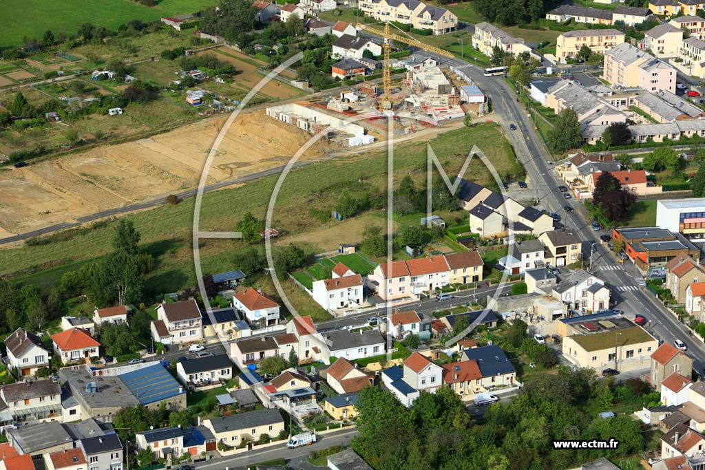 Photo arienne de Charleville-Mzires (Saint-Mont)