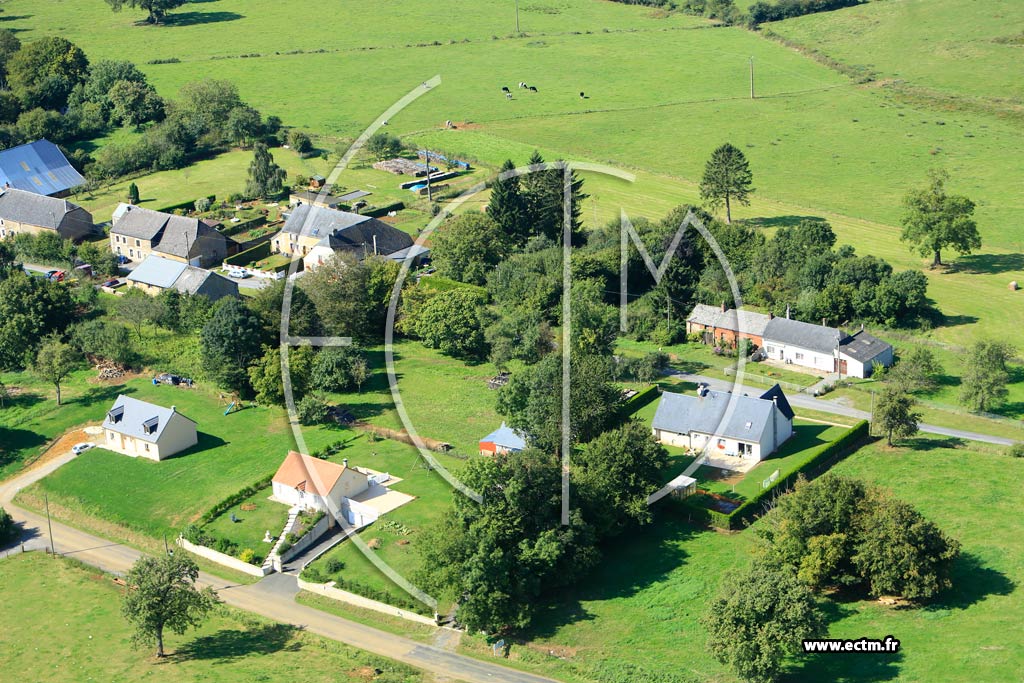 Photo arienne de Neuville-lez-Beaulieu (La Neuville aux Tourneurs)