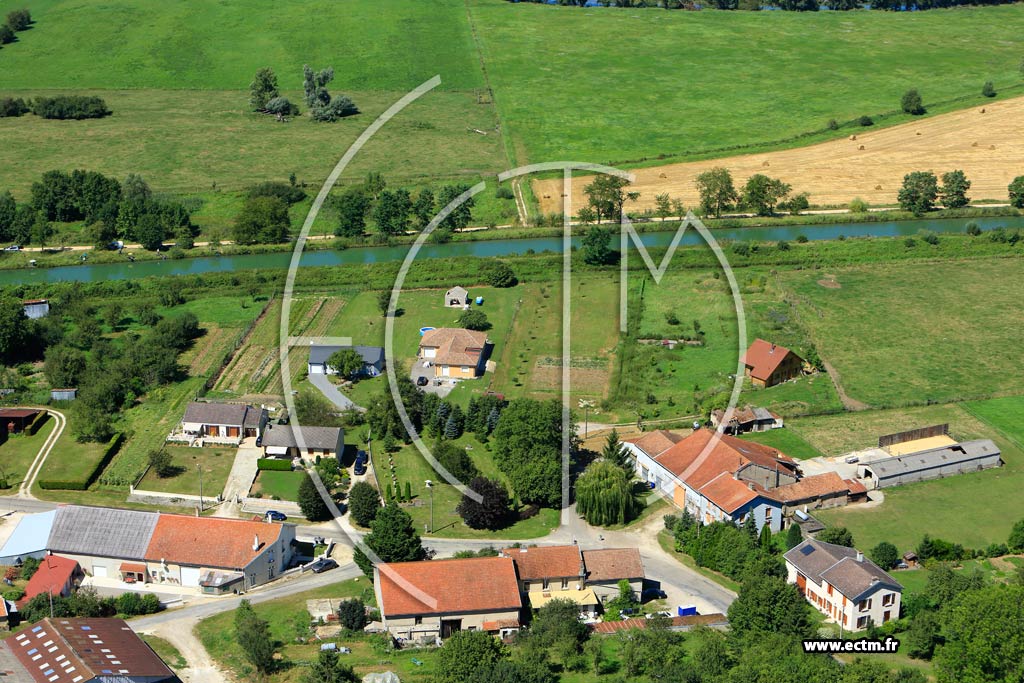 Photo arienne de Champneuville (Neuville)