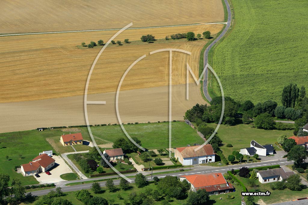 Photo arienne de Les Trois-Domaines (Issoncourt)